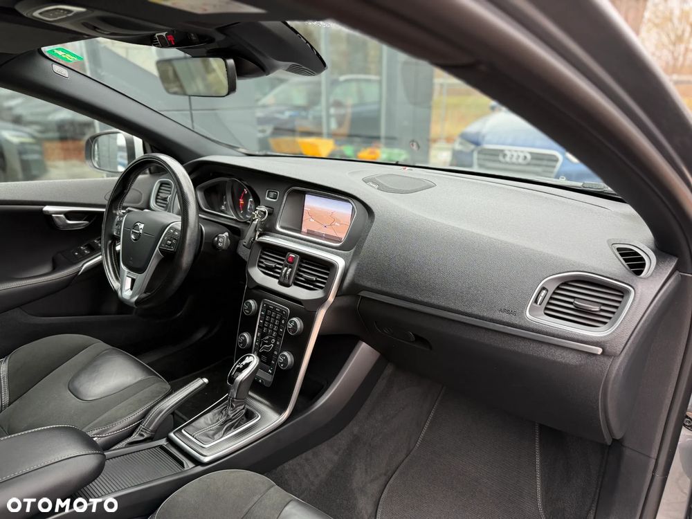 Volvo V40 D3 Drive-E R-Design Momentum - 7