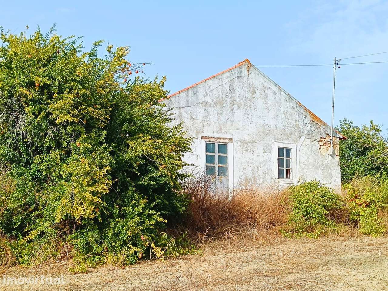 Moradia com terreno para recuperar - Grande imagem: 3/17