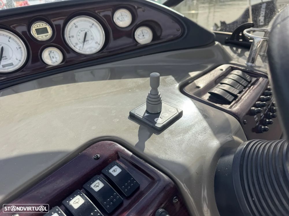 Regal 2665 Commodore - 11