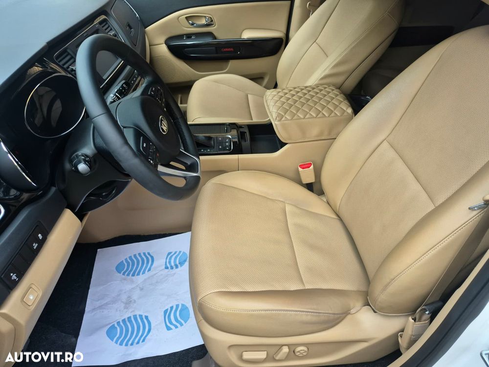 Kia Carnival - 17
