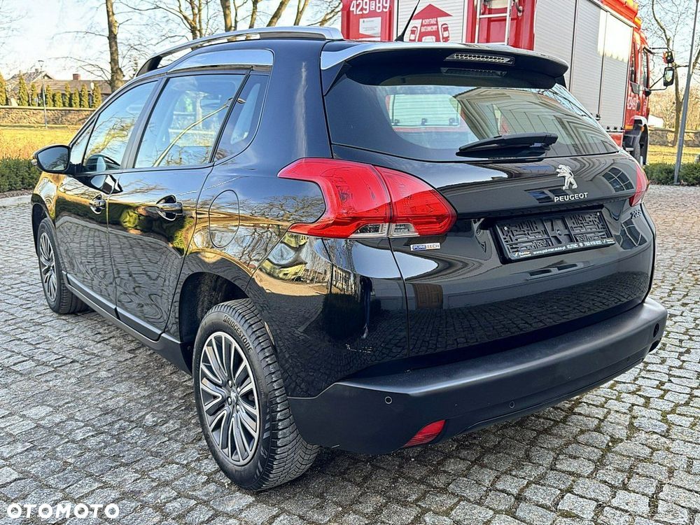 Peugeot 2008 - 8