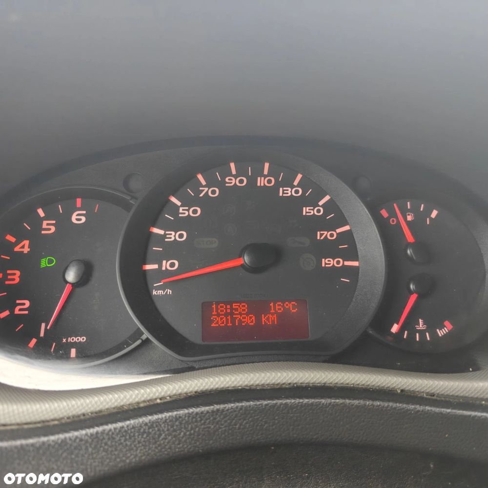 Nissan NV400 - 5