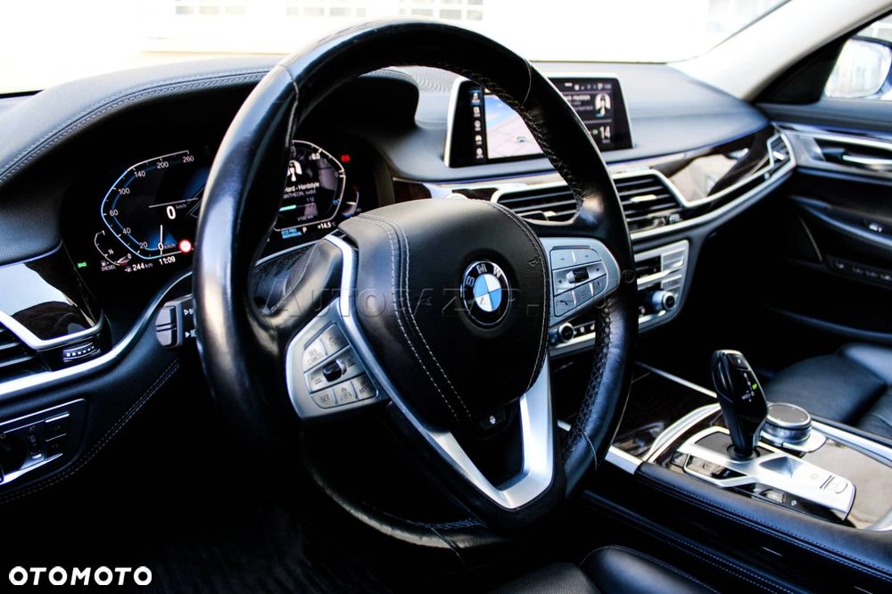 BMW Seria 7 730d xDrive - 26