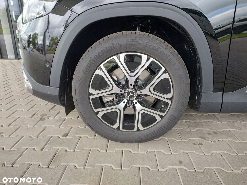 Mercedes-Benz GLB - 16