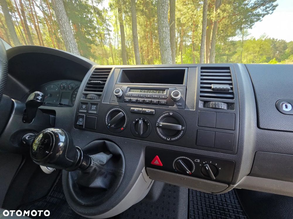 Volkswagen Multivan - 19