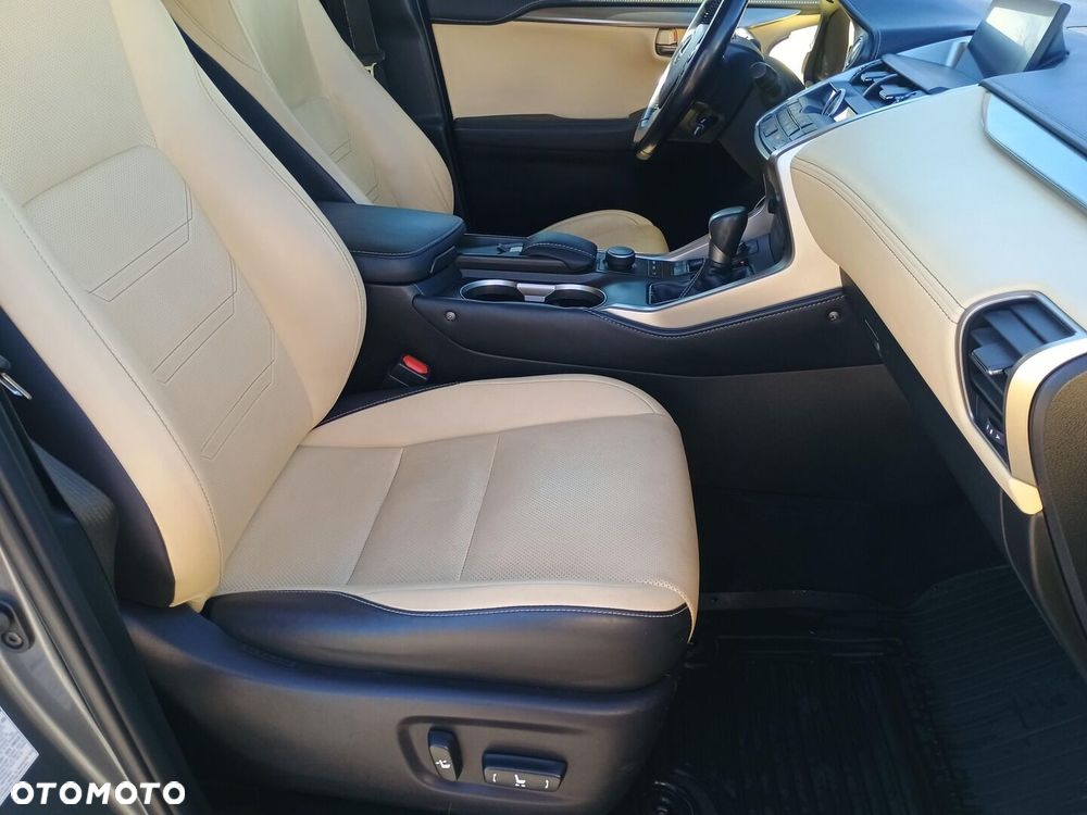 Lexus NX 300h Comfort AWD - 12