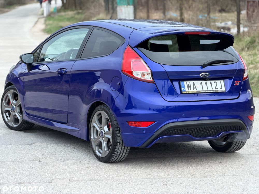 Ford Fiesta 1.6 EcoBoost ST - 18