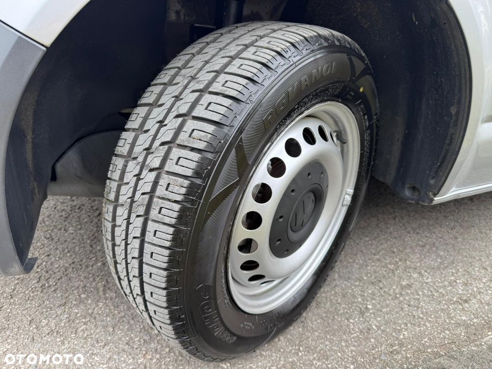 Volkswagen Transporter - 28