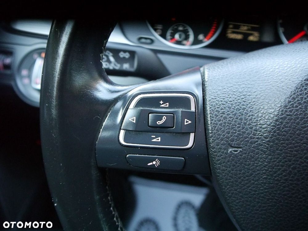 Volkswagen Passat - 34