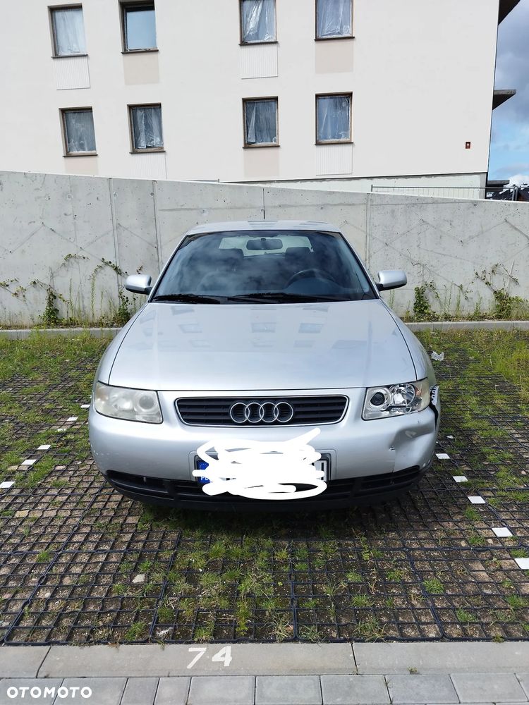 Audi A3 3-drzwiowe 1.6 FSI Ambiente - 1