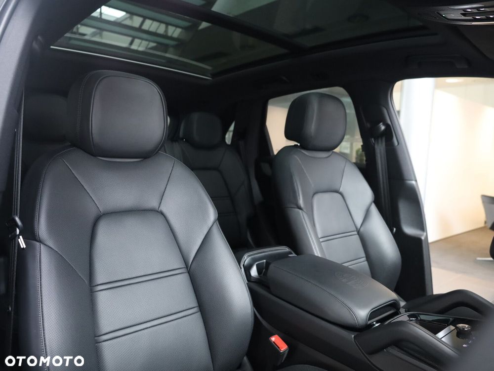 Porsche Cayenne - 12