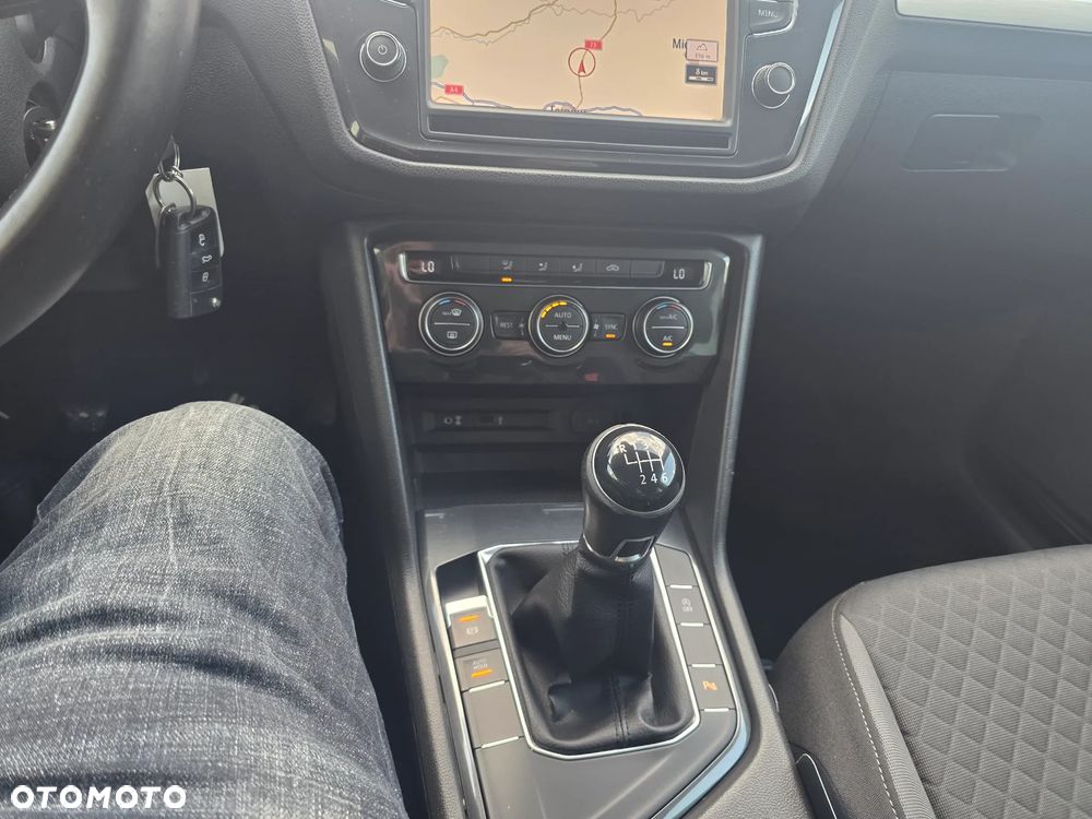 Volkswagen Tiguan - 16
