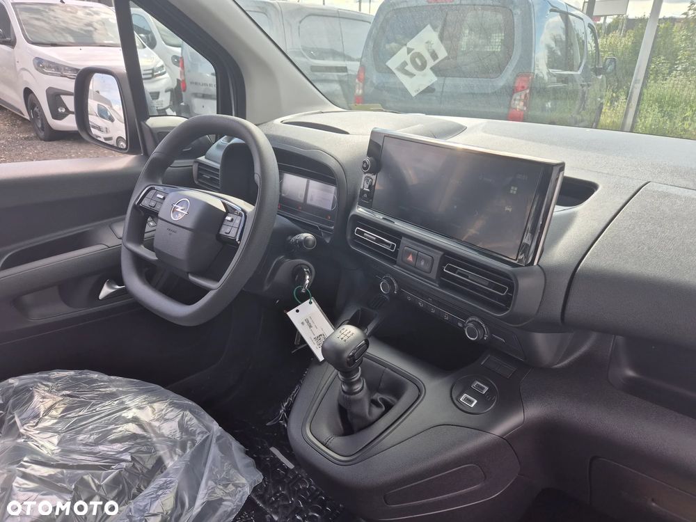 Opel Combo Cargo FURGON 3miejscowy L1 1.5 Diesel 130KM 2025 - 9