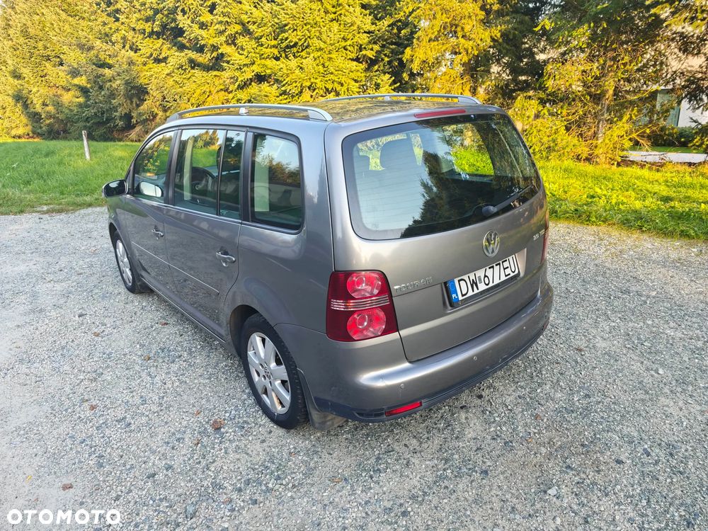 Volkswagen Touran - 3