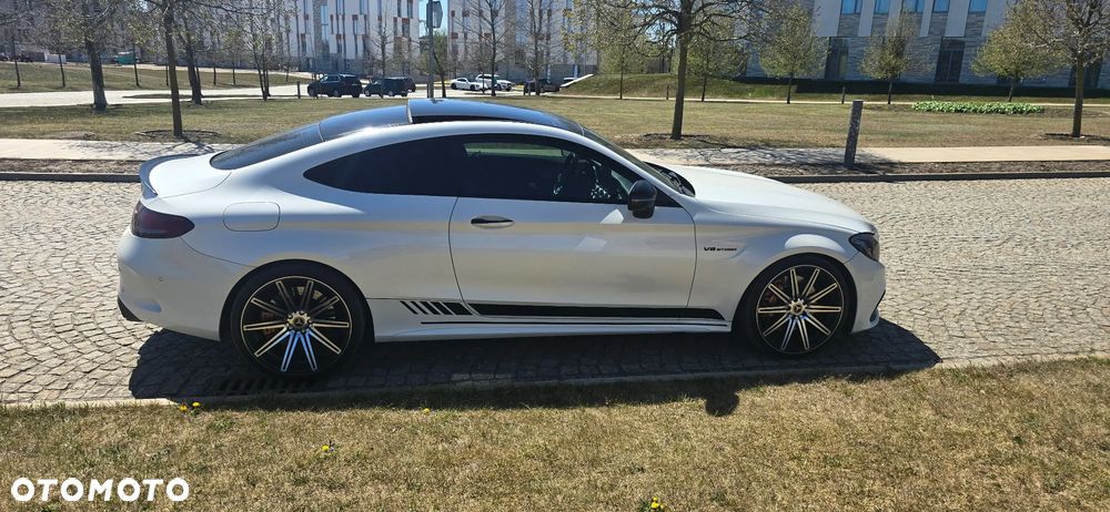 Mercedes-Benz Klasa C AMG 63 S AMG Speedshift 7G-MCT - 24