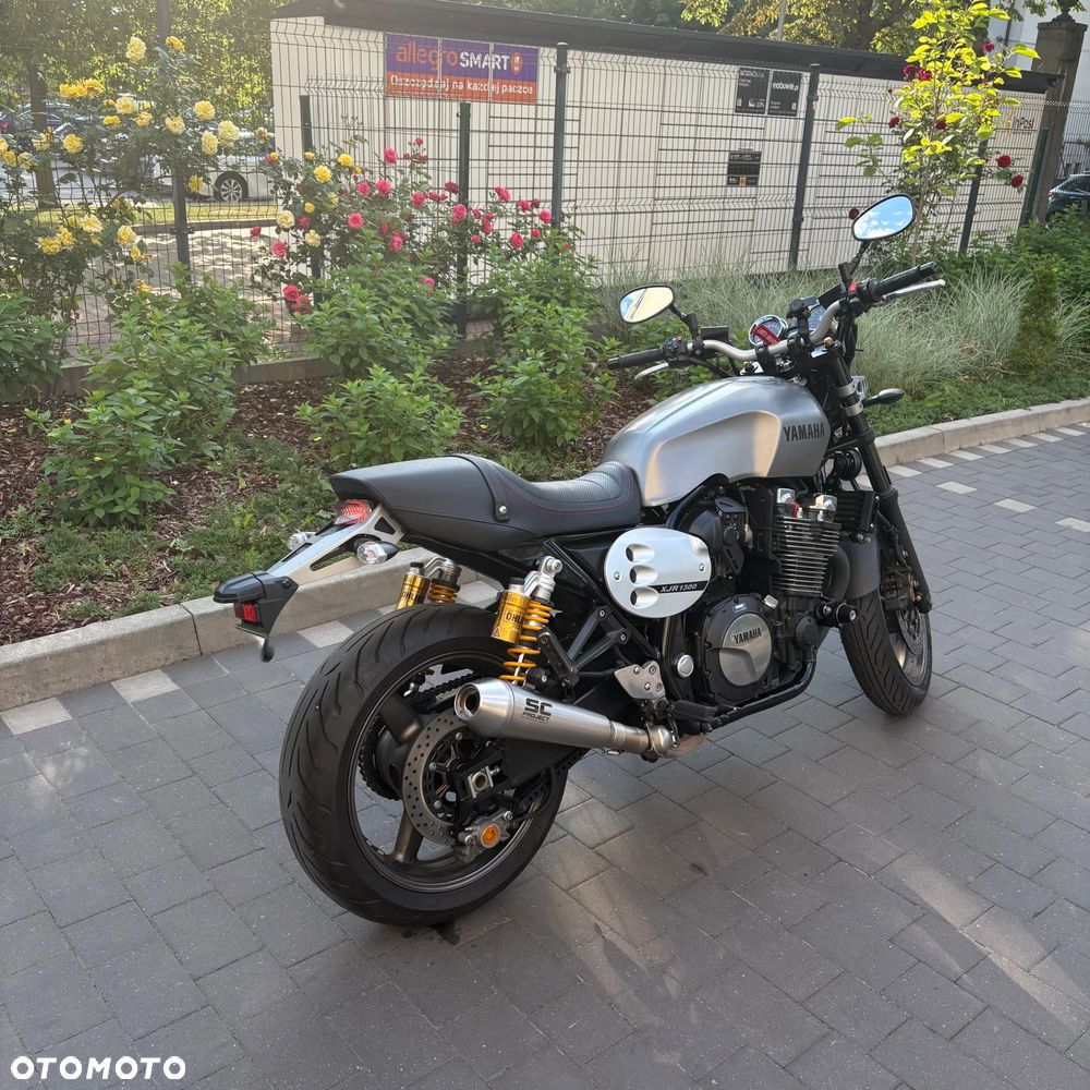 Yamaha XJR - 11