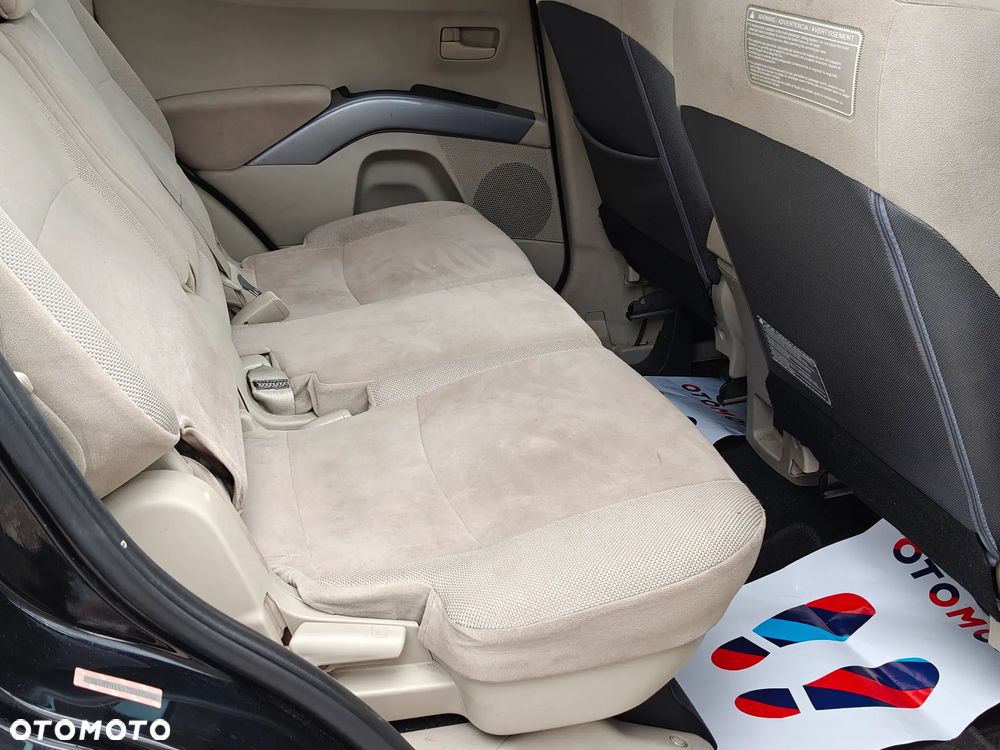 Mitsubishi Outlander 2.4 4WD CVT Intense - 17