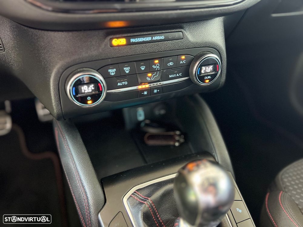Ford Focus 1.0 EcoBoost MHEV ST-Line - 11