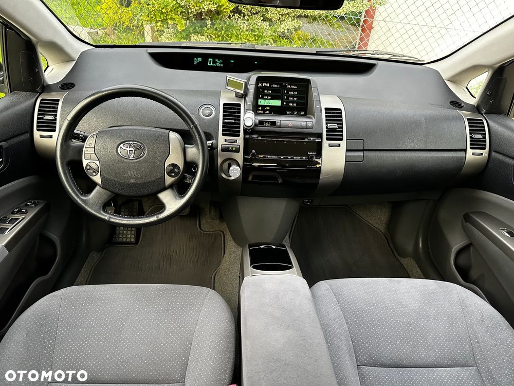 Toyota Prius 1.5 VVT-i Prestige - 9