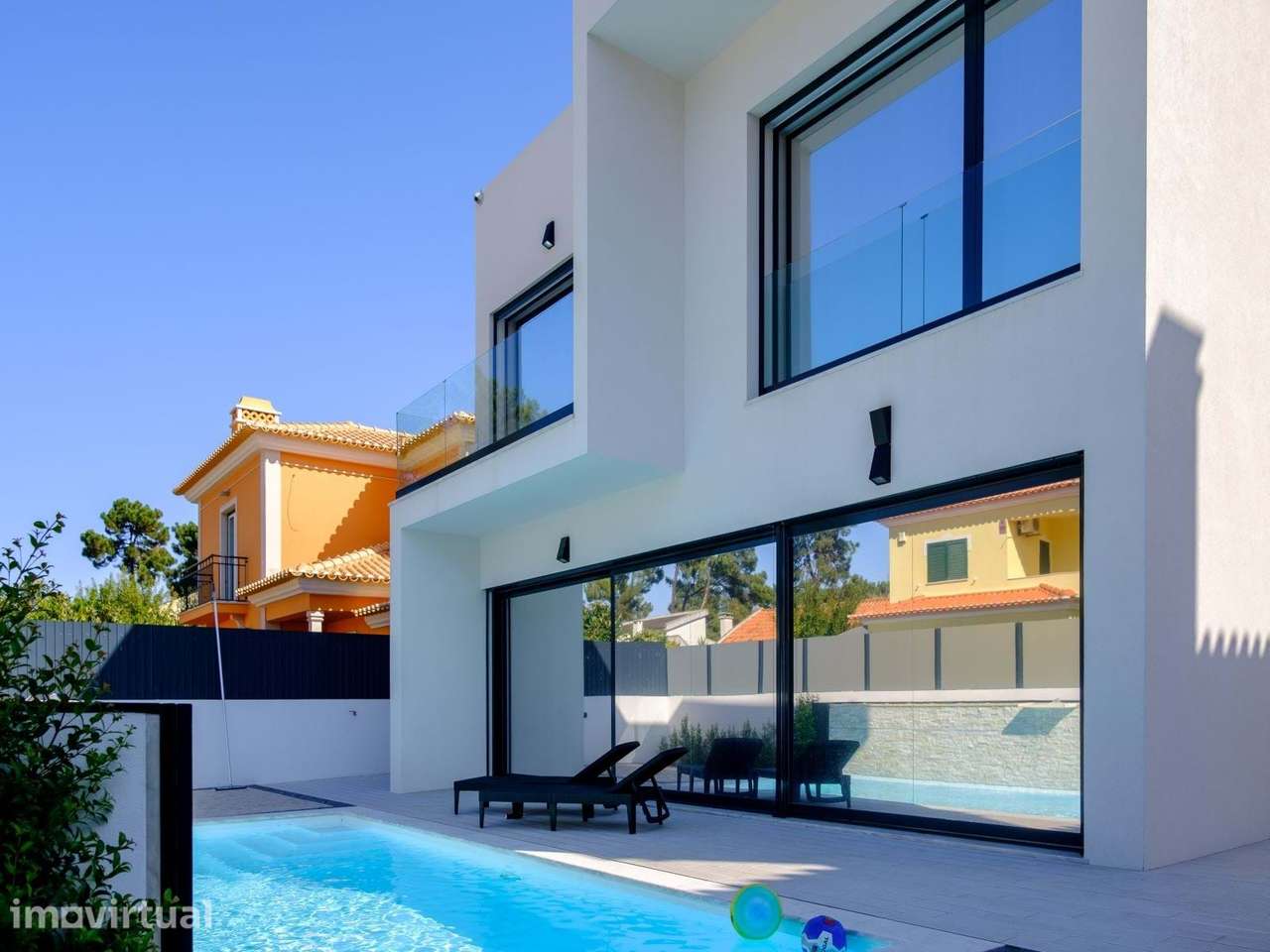 Moradia T4 Premium de Arquitetura Contemporânea na Aroeira - Grande imagem: 5/30