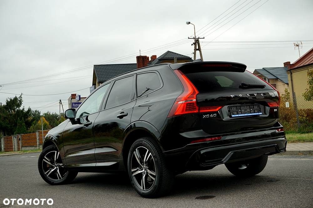 Volvo XC 60 B4 D Plus Dark - 4