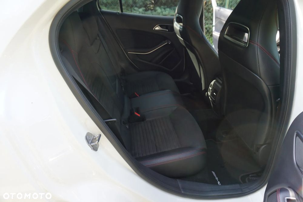 Mercedes-Benz GLA 220 4-Matic AMG Line - 19