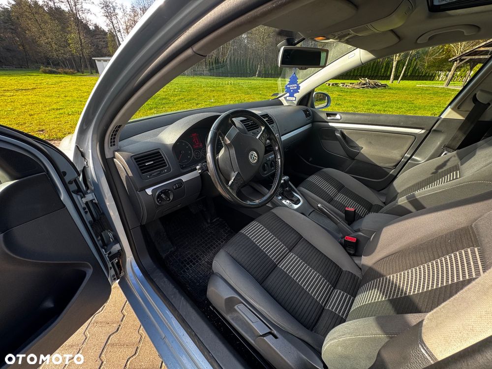 Volkswagen Golf 1.4 TSI DSG United - 9