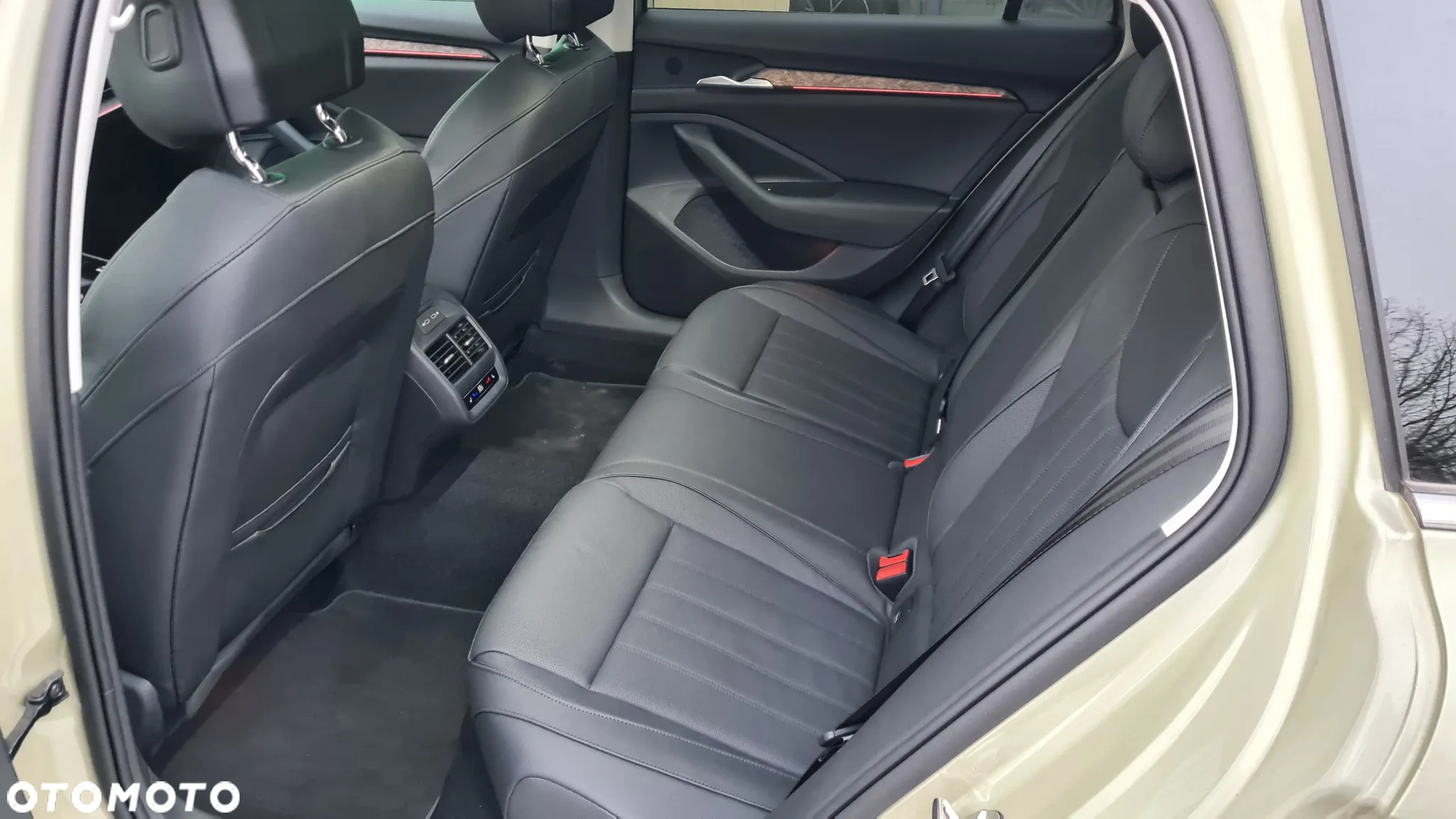 Skoda Superb 2.0 TDI SCR 4x4 L&K DSG - 13