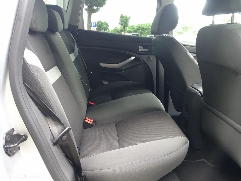 Ford Kuga 2.0 TDCi 2x4 Trend - 8