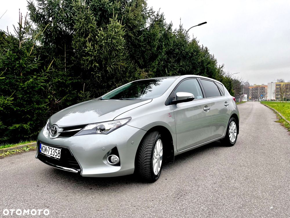 Toyota Auris 1.6 Premium Start - 4