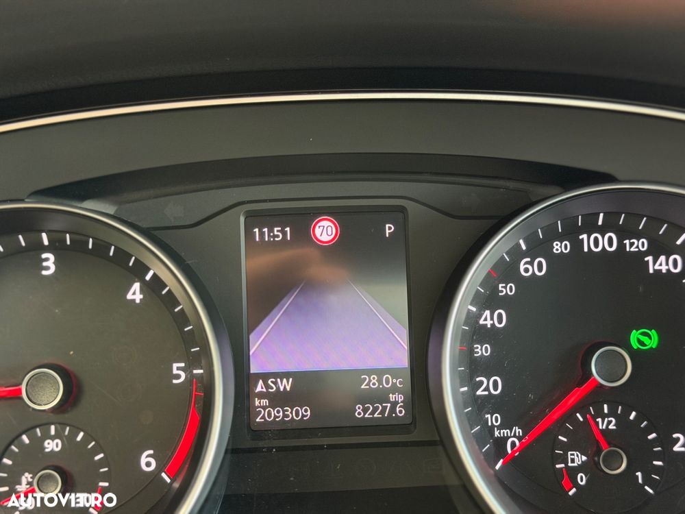 Volkswagen Passat 2.0 TDI DSG Comfortline - 31