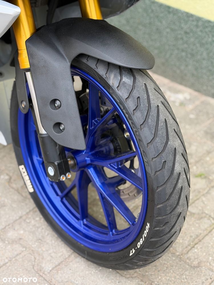Yamaha YZF - 3