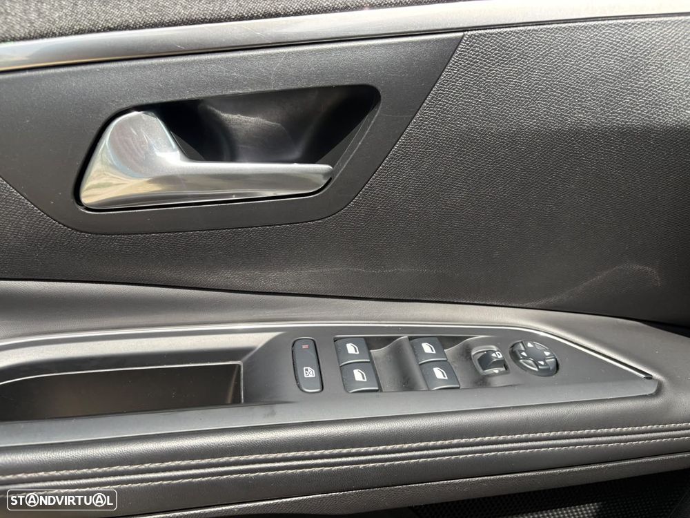 Peugeot 5008 BlueHDI 120 EAT6 Stop & Start Allure - 28