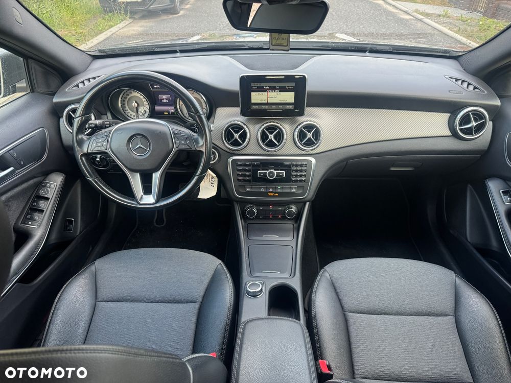 Mercedes-Benz GLA 200 d 4Matic 7G-DCT SCORE - 11