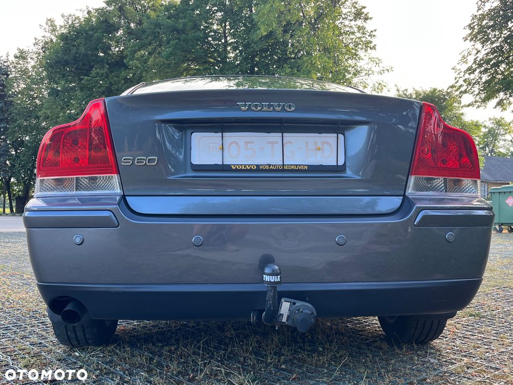 Volvo S60 2.4 Momentum - 5