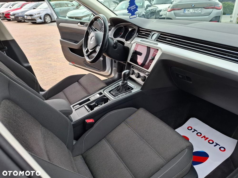 Volkswagen Passat 2.0 TDI SCR DSG Highline - 12