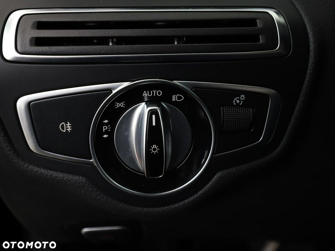 Mercedes-Benz Klasa C 180 T 7G-TRONIC Avantgarde - 36