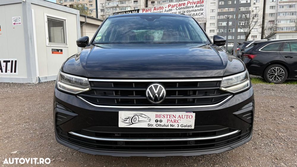 Volkswagen Tiguan - 32