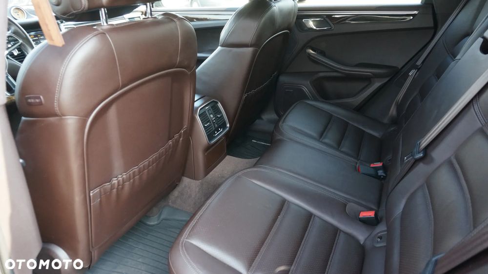 Porsche Macan - 31
