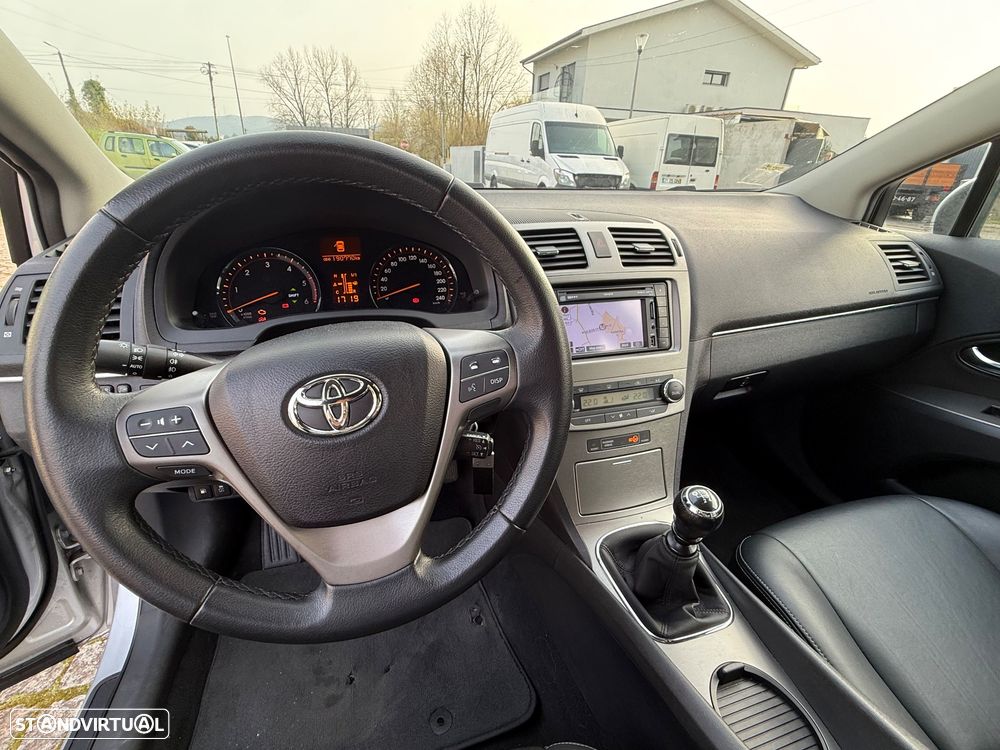 Toyota Avensis SW 2.2 D-4D Ex.+Pele+GPS - 15