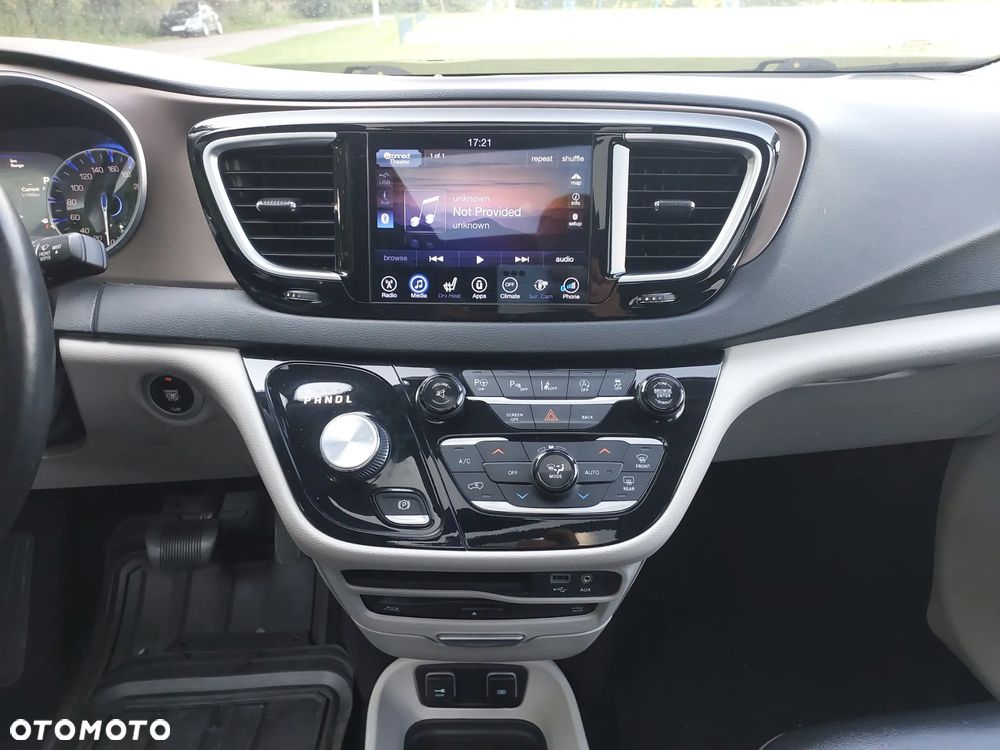 Chrysler Pacifica - 6