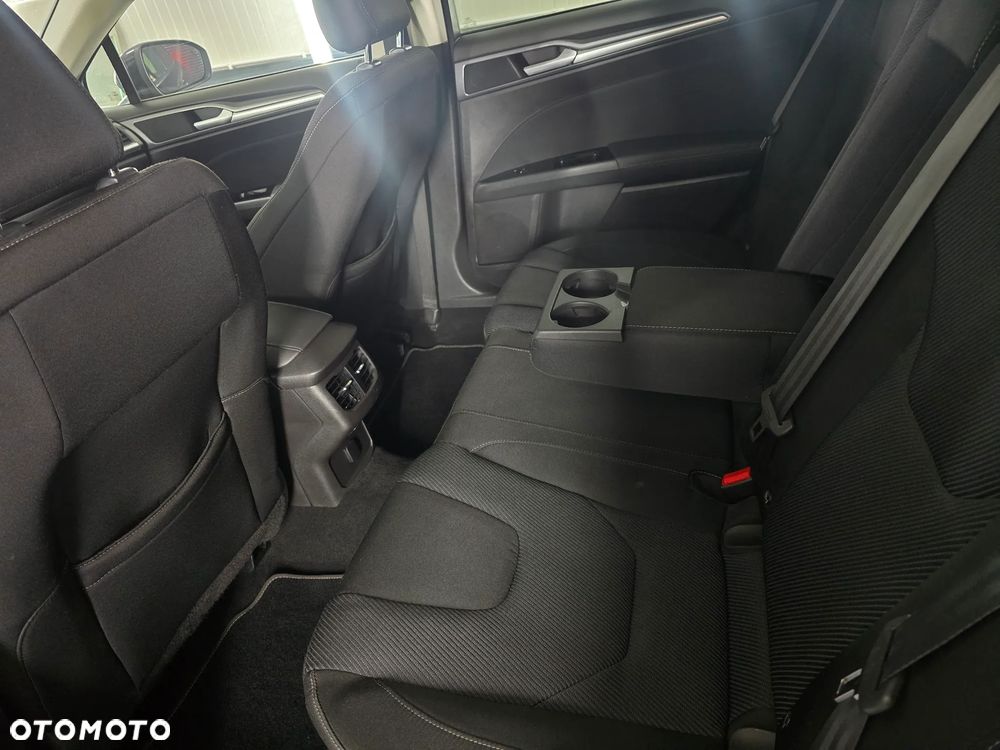 Ford Mondeo - 12