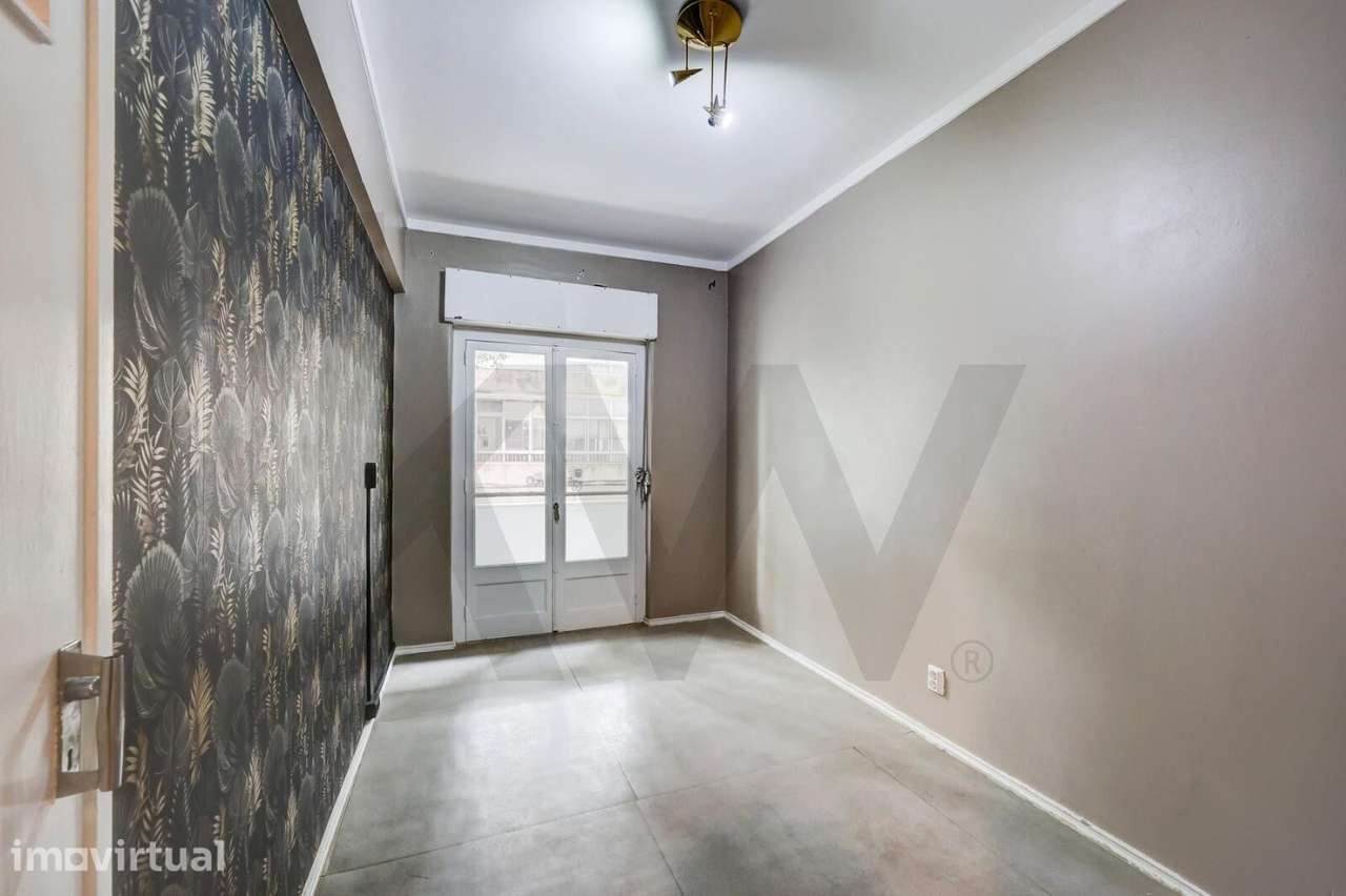 Apartamento T2+1 com varanda, junto ao mercado de Algés - Grande imagem: 5/20