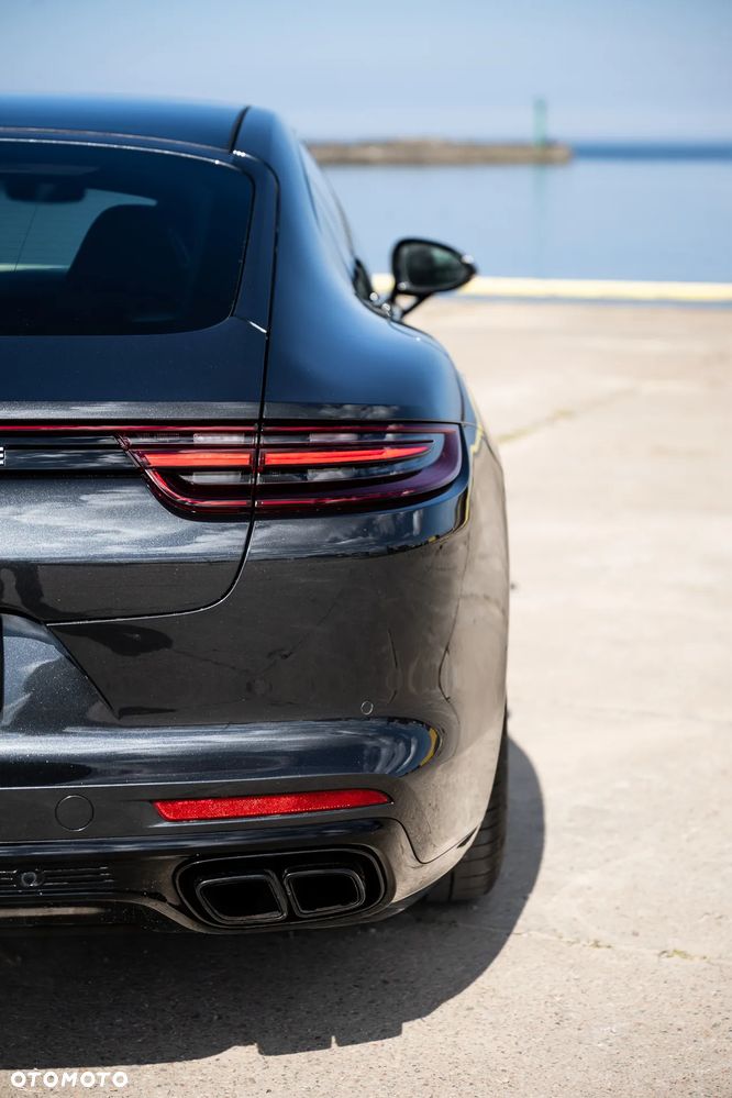Porsche Panamera Turbo - 25