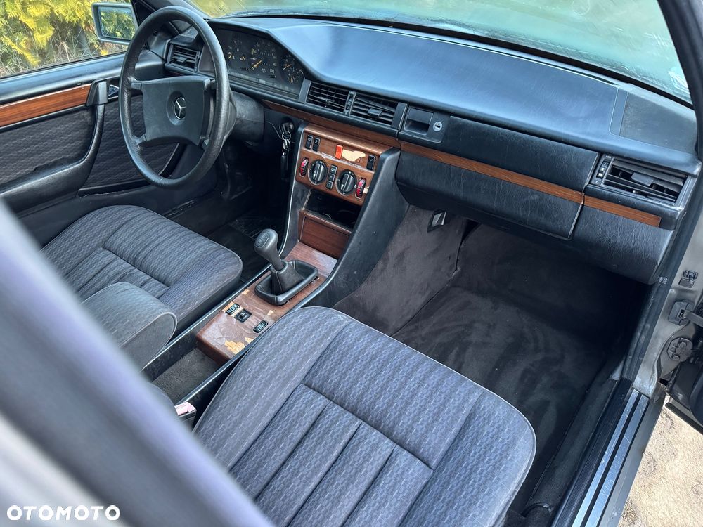 Mercedes-Benz W124 (1984-1993) - 19