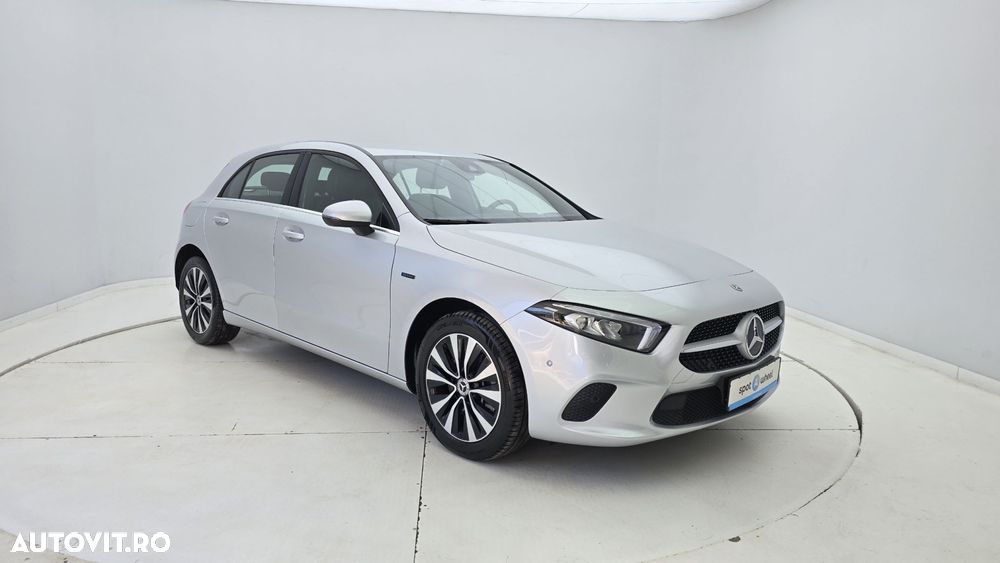 Mercedes-Benz A - 4