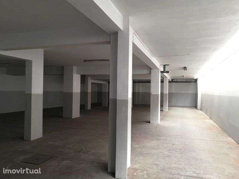 Excelente armazém no Porto - Grande imagem: 3/6