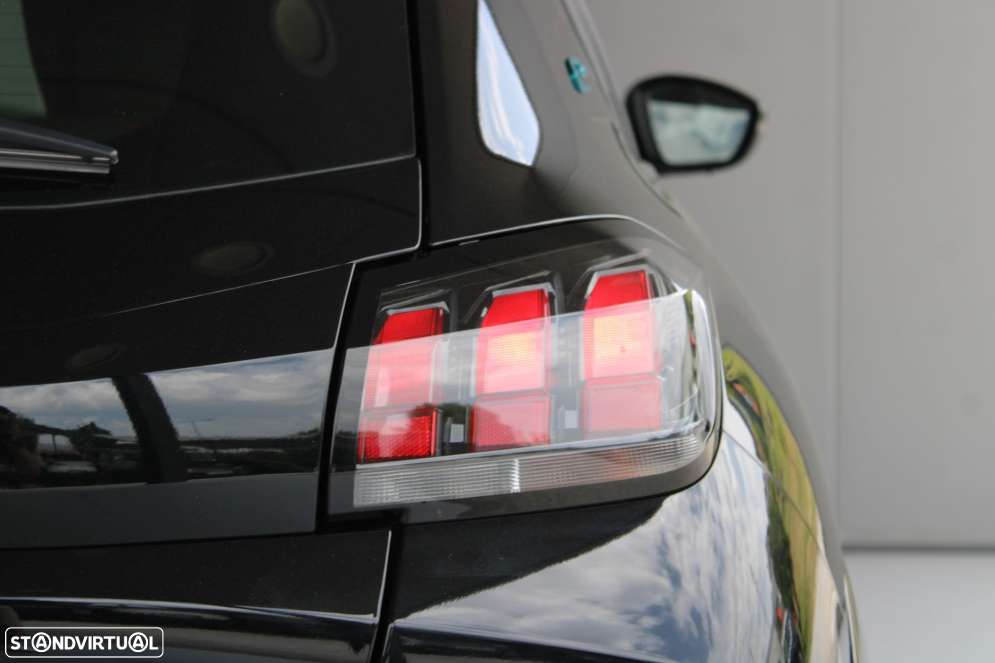 Peugeot e-208 50 kWh Active Pack - 32