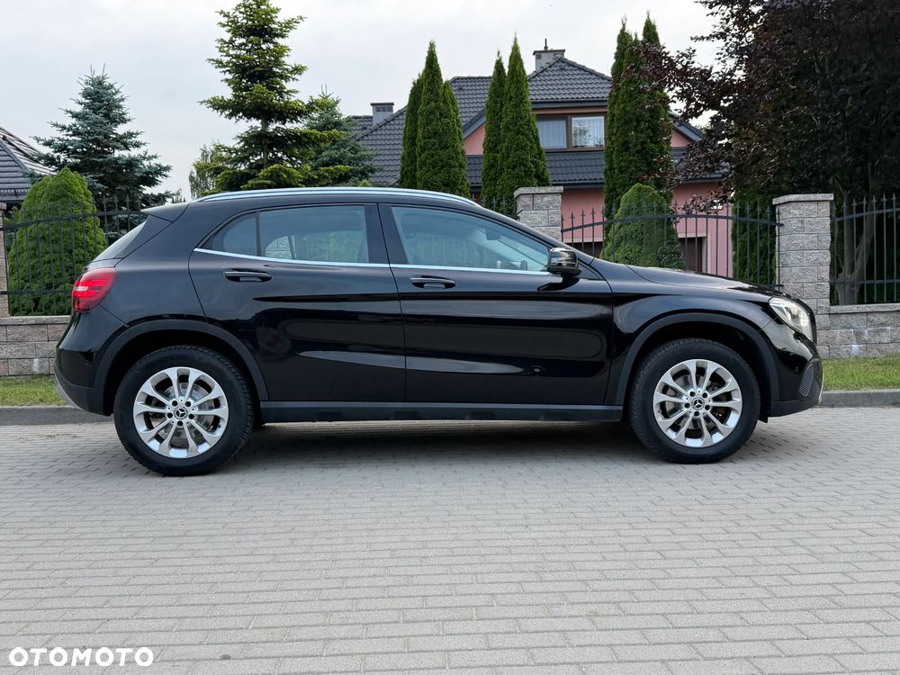 Mercedes-Benz GLA 180 (CDI) d Urban - 11
