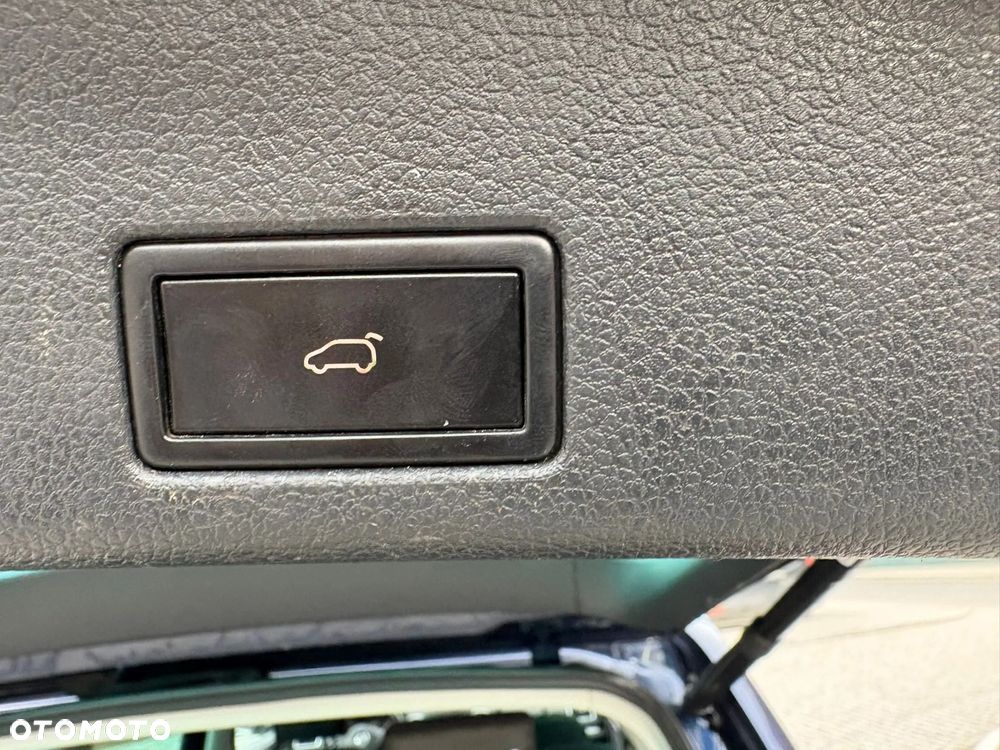 Volkswagen Sharan 2.0 TDI 4Motion BlueMotion Technology Highline - 29